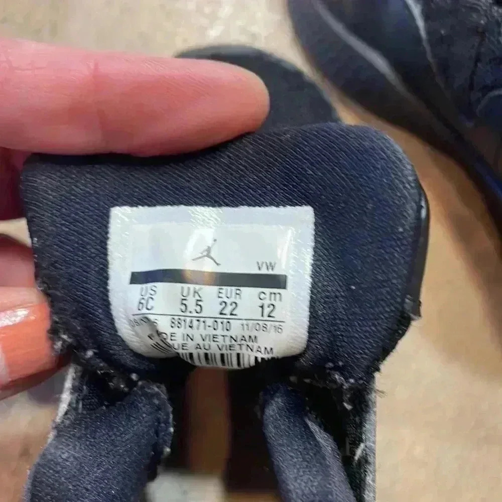 Air Jordan sneakers, size 6c, gently used. - Picture 5 of 6